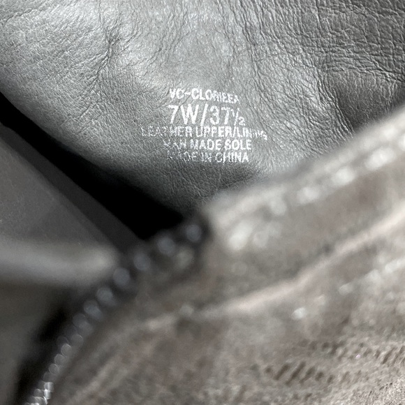 Vince Camuto Cool Suede Leather Side Zip Ankle Bootie Size Women’s 7W ! - Picture 8 of 11